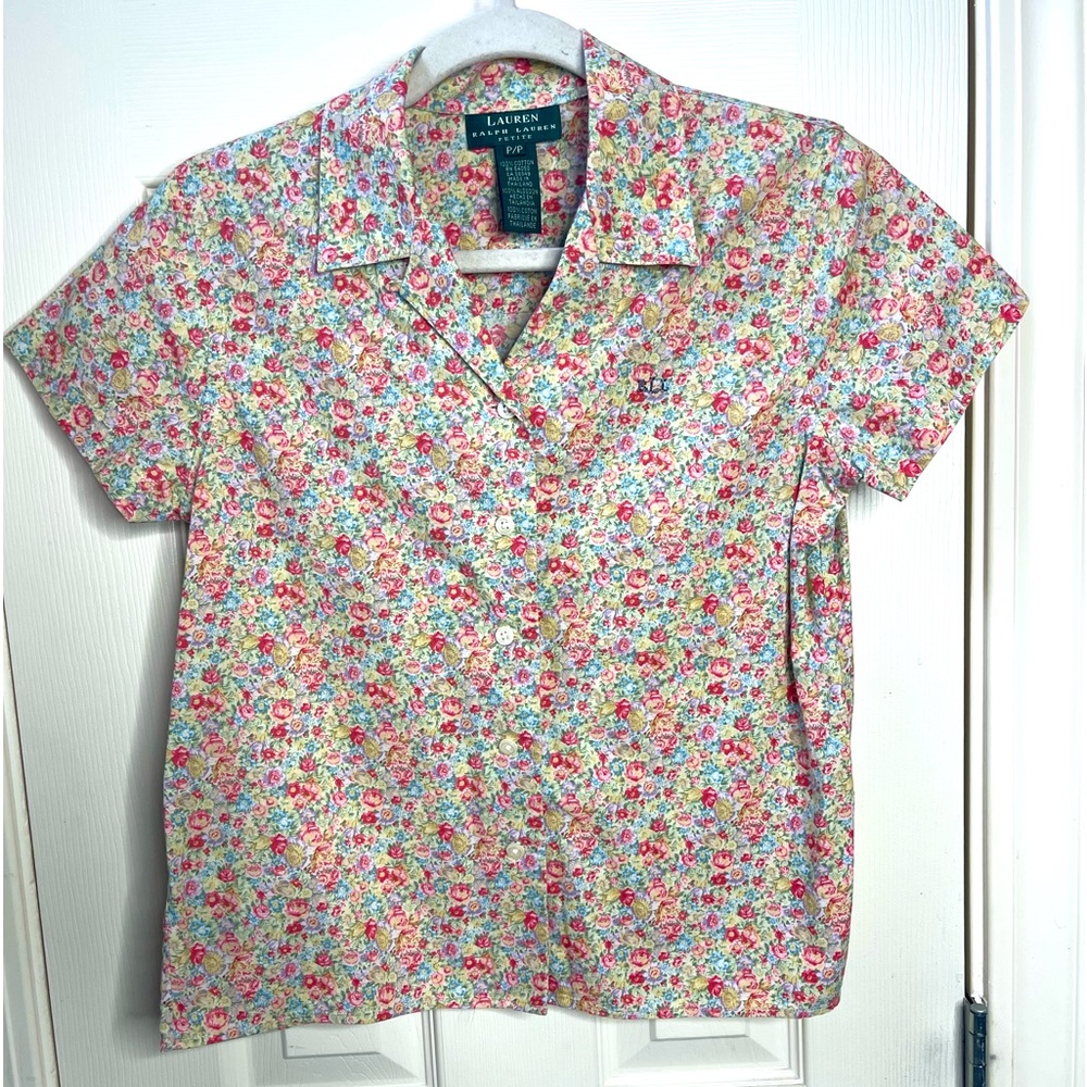 Lauren Ralph Lauren Floral Button Up With Stitched Logo Size P/P (petite)